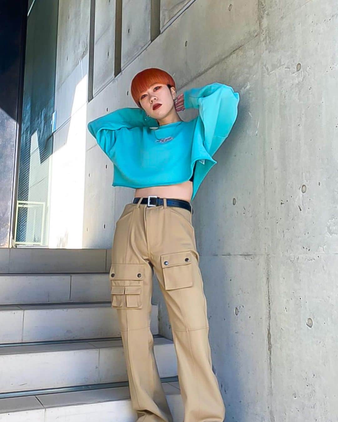 XGIRL_ootdのインスタグラム：「#xgirl_ootd @bubumin325 158cm X-girl NAGOYA STAFF ・ ---------------------------- ・ ▪️GLITTER LOGO SWEAT CROPPED TOP ¥11,000+tax (SIZE S) ▪️MULTI POCKETS FLARE PANTS ¥12,000+tax(SIZE M)  ・ ---------------------------- #xgirl #xgirljp #xgirlus」