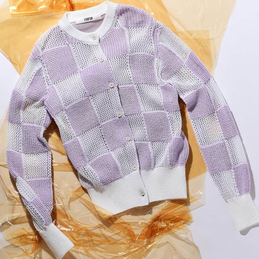 ファーファーのインスタグラム：「【EDIT】 issue.94 SPRING KNIT DETAIL  -CHECKER FLAG CARDIGAN-  チェッカーフラッグをイメージして、 柔らかなカラーで仕上げたカーディガン。  メッシュ編みとあぜ編みを交互に組み合わせたことで、 ニットの表情も豊かに。  透ける質感も楽しめる春ならではの一枚に仕上げました。  cardigan ¥18,000＋tax  @furfur_official @furfur_official_staff  #FURFUR #ファーファー」