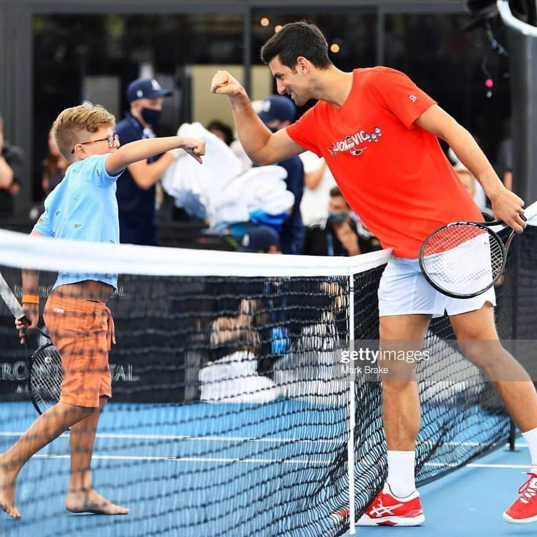 ノバク・ジョコビッチさんのインスタグラム写真 - (ノバク・ジョコビッチInstagram)「Adelaide, South Australia, Tennis Australia, Thank you for having us. Special thanks to health department people and police officers for their efforts. It was definitely different kind of experience in these unique conditions. All the wonderful people that kept coming in front of our hotel and show their support made our stay easier and more fun. Today we enjoyed so much playing in front of the packed stadium. It felt great and hopefully soon we will be able to see and experience that everywhere around the world. Like the good old days :-) Melbourne here we come 💪🙏🙌」1月29日 20時27分 - djokernole