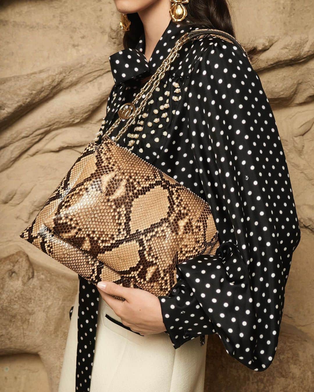 ランバンのインスタグラム：「Beige Sugar bag. #LanvinSS21」