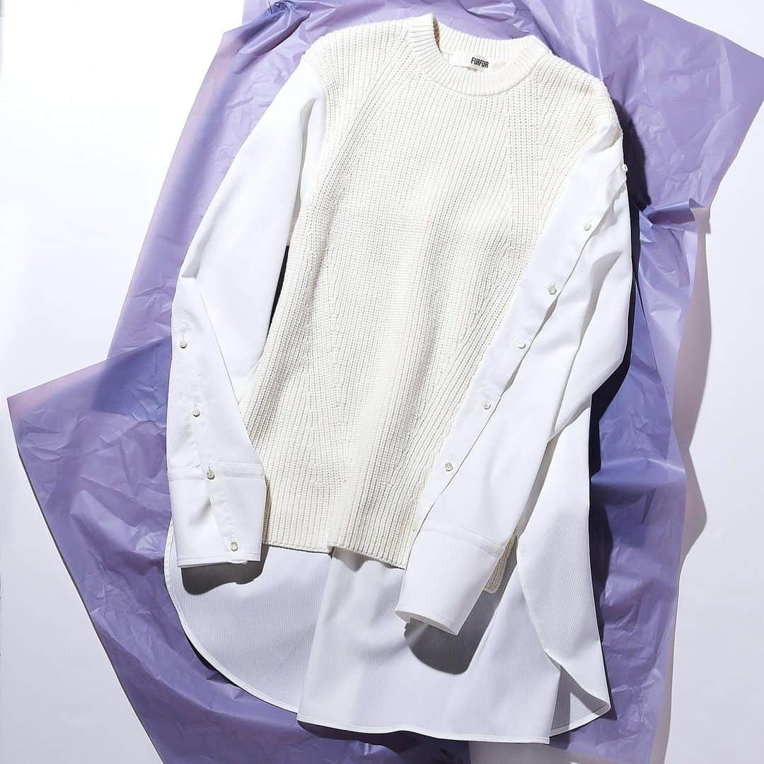 ファーファーのインスタグラム：「【EDIT】 issue.94 SPRING KNIT DETAIL  -SHIRTS DOCKING KNIT VEST-  ニットベストとシャツをドッキングさせた マニッシュな デザインは袖のボタンに遊びを効かせて。  肩から続くボタンはどこからでも開閉ができるので、 レイヤードにも最適。  tops ¥19,000＋tax  @furfur_official @furfur_official_staff  #FURFUR #ファーファー」