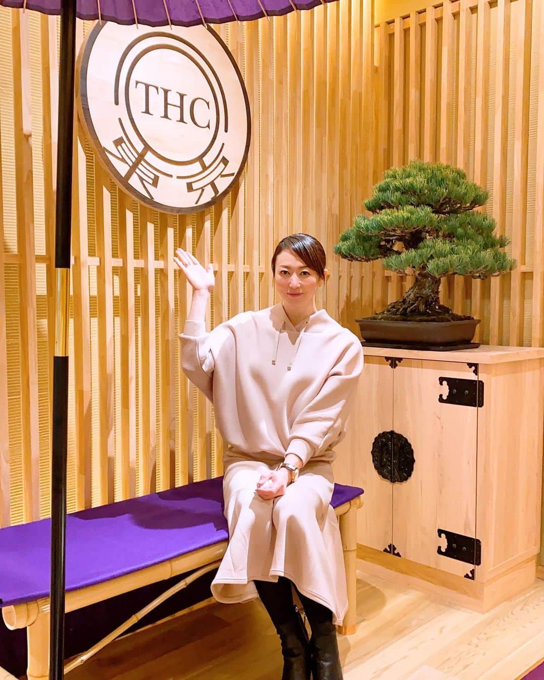 田中雅美さんのインスタグラム写真 - (田中雅美Instagram)「@tokyo_hills_clinic  東京ヒルズクリニック銀座院がオープンされました〜。  ・ ・ 和モダンの内装で、華やかでありながらシックな雰囲気も感じるとてもステキなクリニックでした。  ・ ・ #東京ヒルズクリニック #銀座院 #和モダン #すごく素敵でした」1月29日 20時30分 - tanakamasami_official