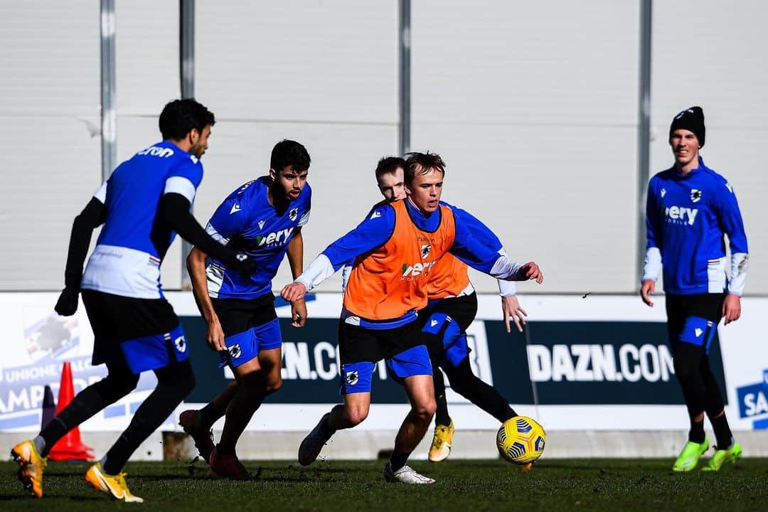 UCサンプドリアのインスタグラム：「🔜 #SampJuve. 💪🏻💪🏻💪🏻」
