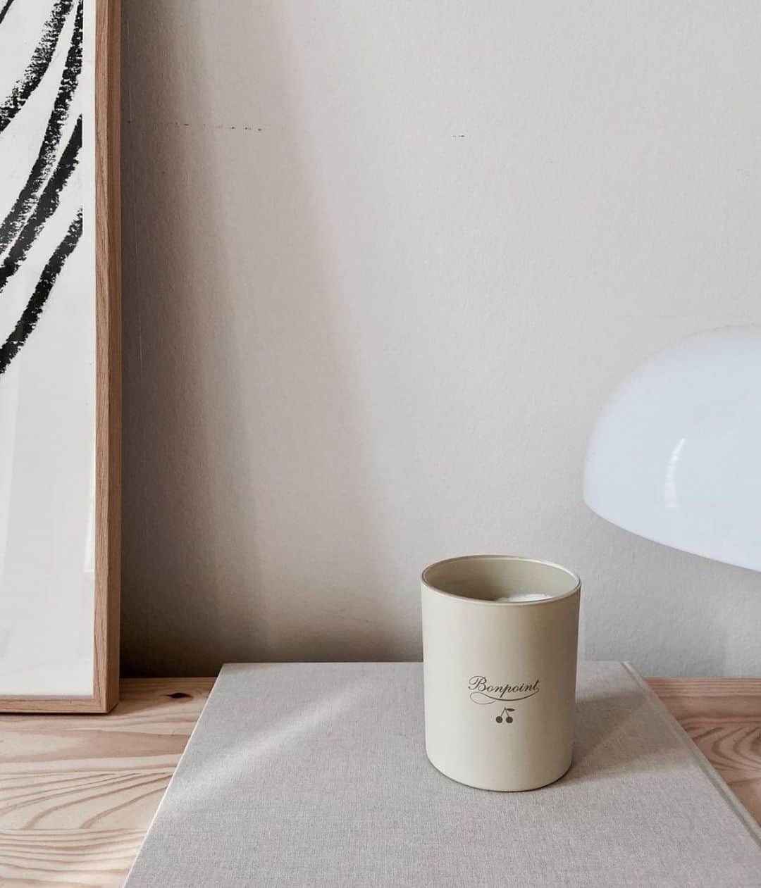 bonpointのインスタグラム：「#Regram @sweet.moo  The Bonpoint scented candles. An interpretation of the three floral notes dear to Maison Bonpoint : the Orange Blossom, the Cotton Blossom and the Cherry Blossom that add to the iconic Eau de Bonpoint. #bonpoint #candles #scentedcandles #atmosphere #home」