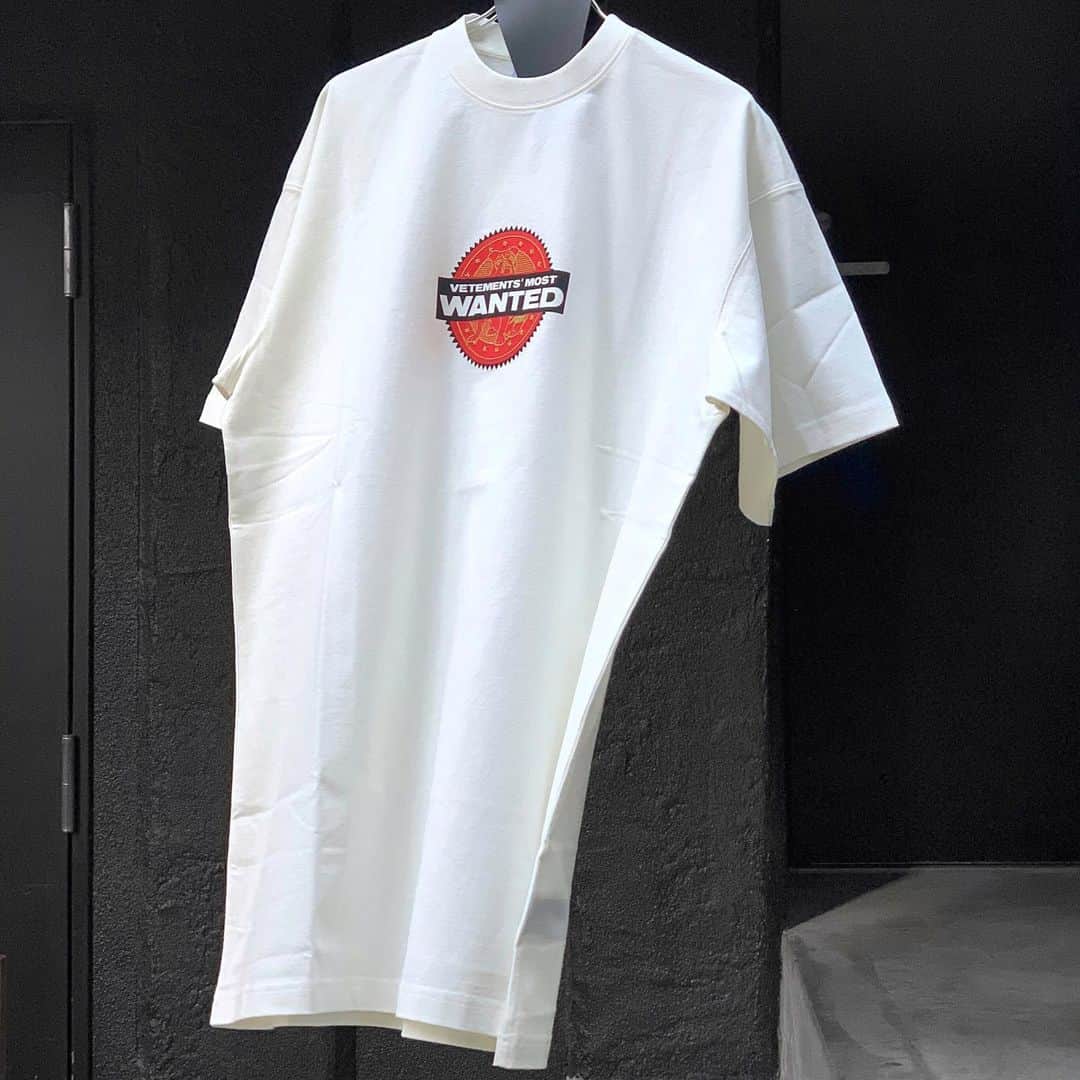 のインスタグラム：「・ ・ ・ New arrival✔️ ss21 @vetements_official  ・ ・ ・ ・ ・ at Shinsaibashi Parco ・ ・ ・ ・ ・  #vetements #AYIN #ss21 #tee」