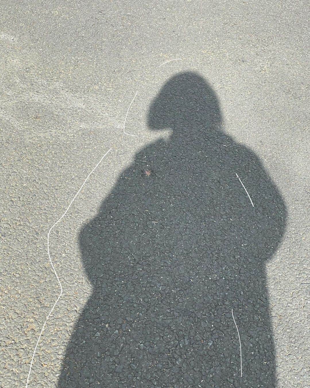 山木コハルさんのインスタグラム写真 - (山木コハルInstagram)「髪を切っていただいた後の影がお気に入りです  マチルダみたいでかわいい🥛」1月29日 20時49分 - yayamakoharyu