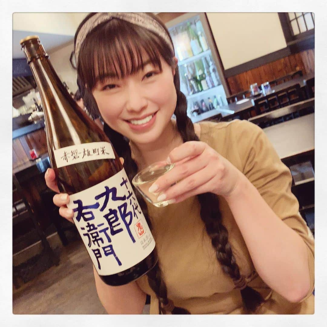 小田飛鳥さんのインスタグラム写真 - (小田飛鳥Instagram)「ずーっと行ってみたかったお店へ🍶🦪 まだまだ身近に、知らないけど知れたらハッピーな美味しいものや素敵なものが溢れているかもしれない。 大好きな仲間と、経験出来る幸せよ✨✨ #牡蠣 #生牡蠣 #麦酒庵」1月29日 20時51分 - asuka_oda_0320