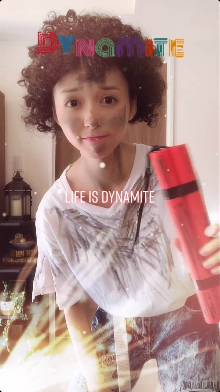 村西里世のインスタグラム：「ダイナマイト爆発🧨 #BTS_Dynamite #BTS #Dynamite #방탄소년단 #kpopdancecover #kpopdance #kpop #dancecover #dancevideo #カバーダンス #踊ってみた #ダンス #ダンス動画 #댄스 #kpop好きな人と繋がりたい #韓国好きな人と繋がりたい #TikTok #tiktokjapan #tiktokhot #tiktokgirls #japanesegirl #リール #reels」