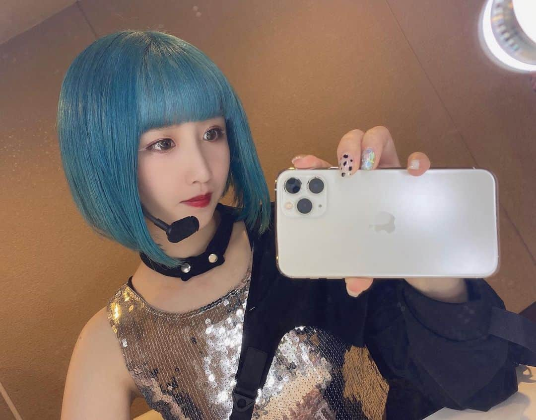 MAYUさんのインスタグラム写真 - (MAYUInstagram)「. New hair color  水色になりました  夏目麗月 feat. ASIANZ Dancers  見てくれた皆さん ありがとうございました  Thank you everyone for watching」1月29日 21時03分 - chu_z_mayu