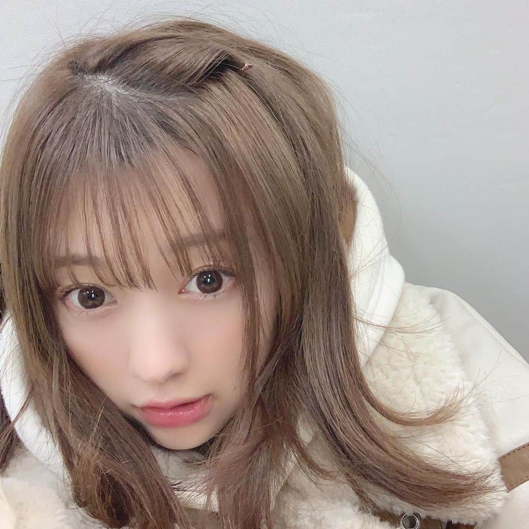 高木悠未のインスタグラム：「今日の16:00頃の顔です🐇🤎」