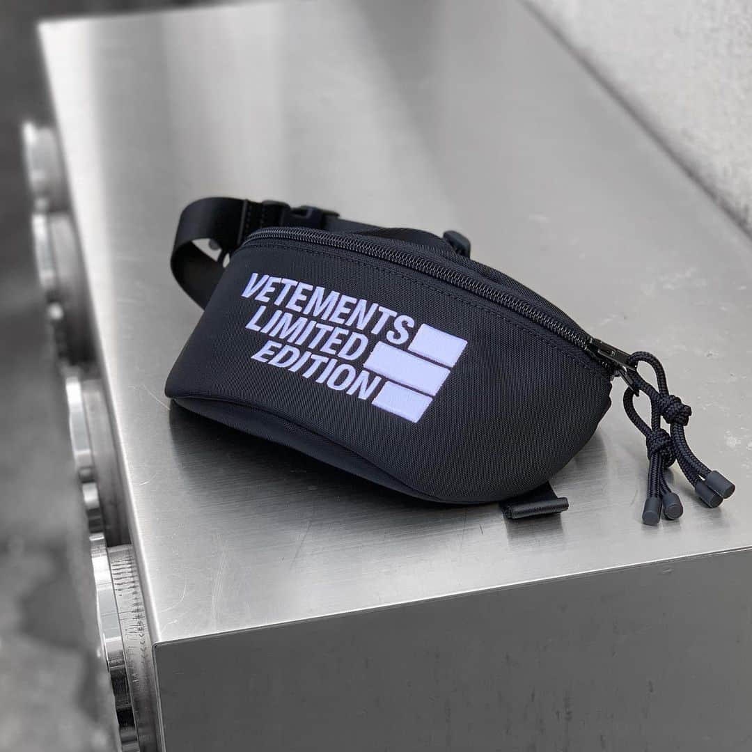 のインスタグラム：「・ ・ ・ New arrival✔️ ss21 @vetements_official  ・ ・ ・ ・ ・ at Shinsaibashi Parco ・ ・ ・ ・ ・  #vetements #AYIN #ss21 #bag」