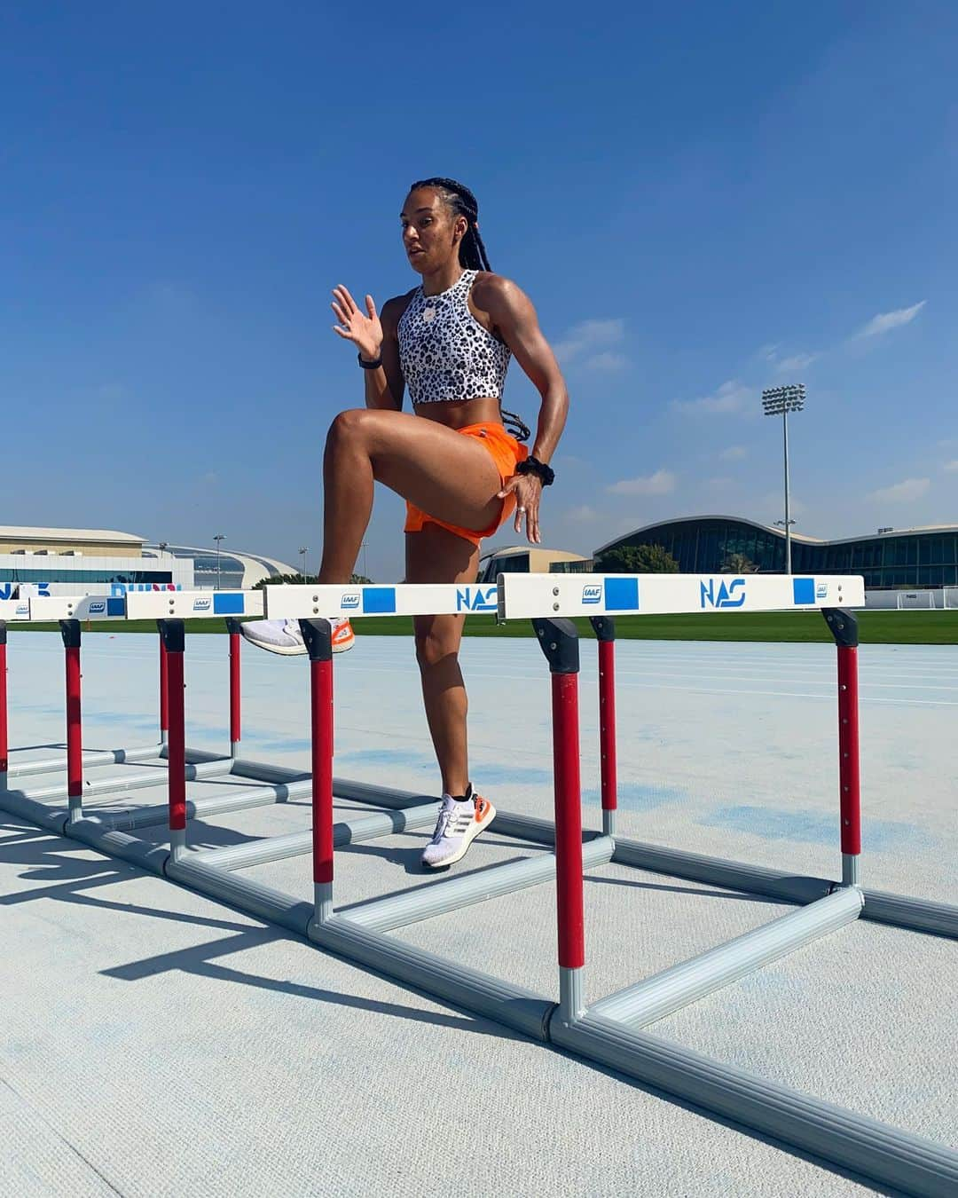 アシュリー・ネルソンさんのインスタグラム写真 - (アシュリー・ネルソンInstagram)「When life throws you barriers, hurdle them !!!👀😂  #london #ironman dxb #nas #athlete #olympics #sprint #sprinttraining #life #challenges」1月29日 21時05分 - ashleighlnelson