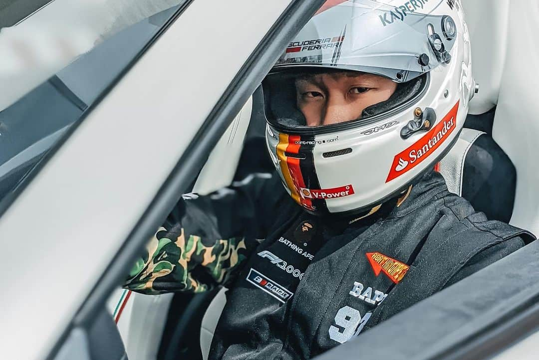 林俊傑さんのインスタグラム写真 - (林俊傑Instagram)「It’s been a while since I’ve last been on the race track. To feel the adrenaline once more, is a rewarding experience! Thanks to @jflyracing for the invitation! 好久沒上賽道了，其實有點想念！透過駕馭車子的過程，來鍛鍊自己的抗壓極限，相當過癮！  #stillmovingundergunfire #trackday #叱吒風雲」1月29日 21時06分 - jjlin