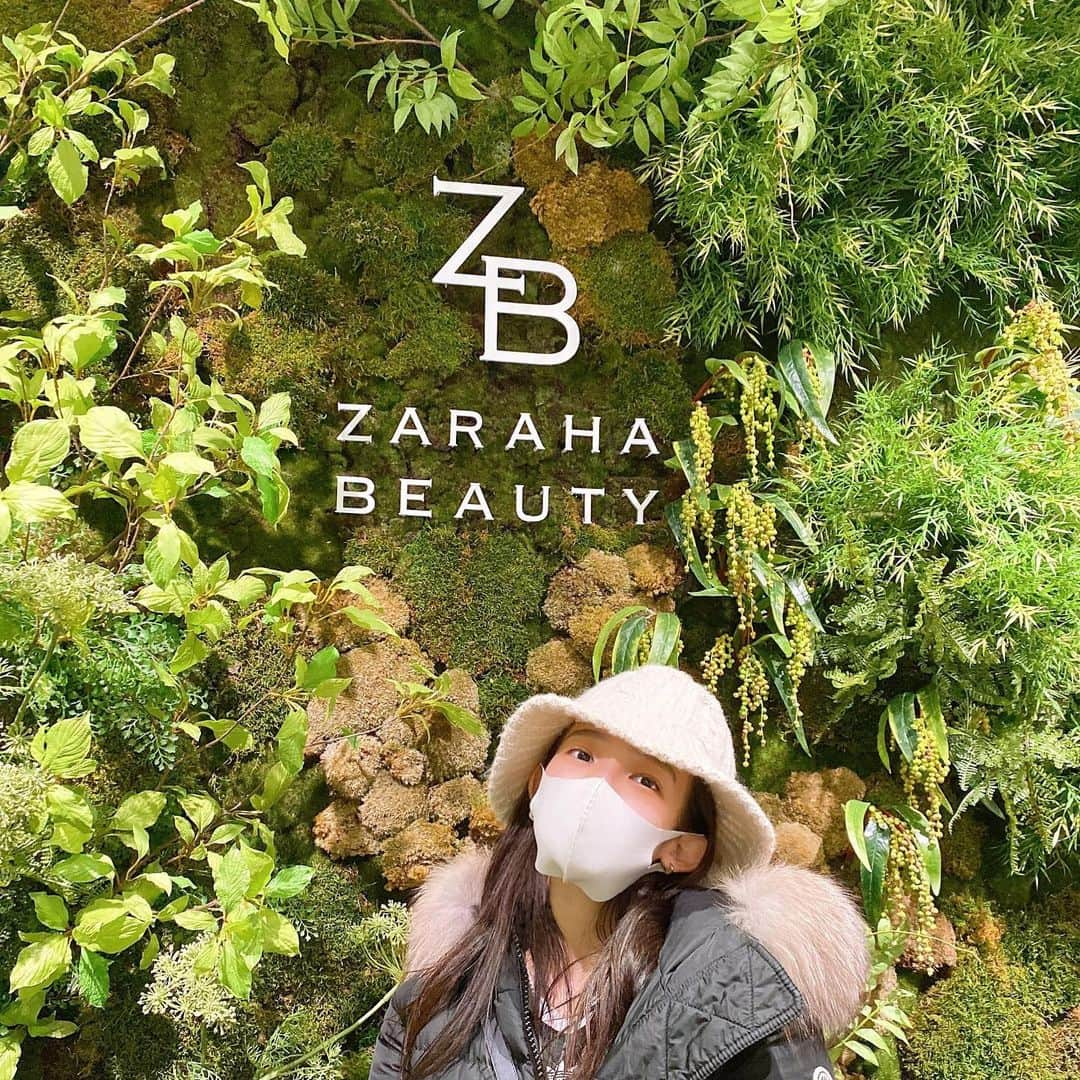 天木じゅんさんのインスタグラム写真 - (天木じゅんInstagram)「. . @zarahabeauty  初めて行ってきました♥︎ バストアップ60分コース。 痛気持ちいい施術で あっという間に寝てしまったんだけど 終わった後胸触ってみたら めちゃくちゃハリが出てて感動🥺 またすぐ行きたい〜🙇‍♀️🙇‍♀️ . . #zarahabeauty  #ハンドマッサージ」1月29日 21時28分 - jun.amaki