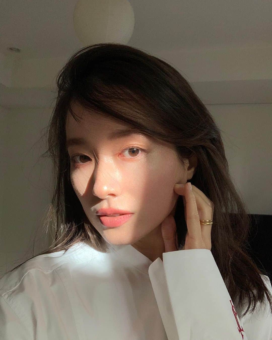 吉竹美聡のインスタグラム：「1月もあとすこし プロフィール写真を変えました💙」