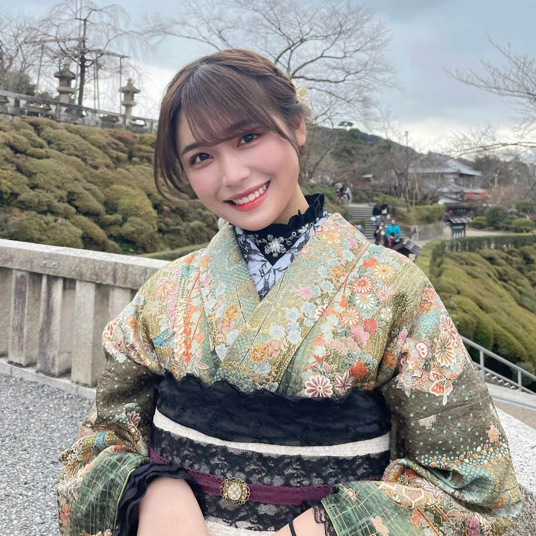 卯余野陽菜乃のインスタグラム：「毎日あったかくあれ、、 . . #振袖#着物#kimono#振袖ヘア#振袖コーディネート」