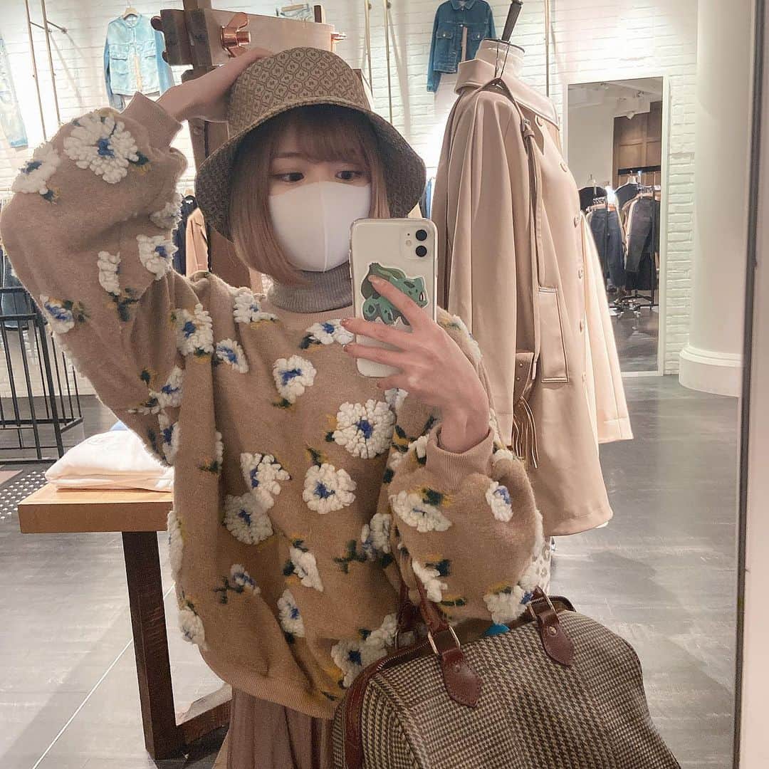 sarimaru(国木田さりまる)のインスタグラム：「撮り溜めしか載せるもんがない🐕」