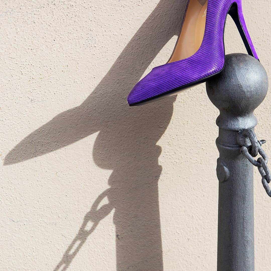 アレッサンドロオテーリのインスタグラム：「"The right shoe can make everything different.” —Jimmy Choo⁣ What about this amazing A105 Purple Again dècolletè? 💜⁣ .⁣ .⁣ .⁣ .⁣ #Otericollection #Alessandrooteri #Oterishoes #madeinitaly  #luxuryshoes #shoes #luxurydecollete #shoesinspiration #Shoeslover #Milano #Milanoshoes #musthaveshoes  #fashionable #PurpleShoes #Highheels  #fashiondesigner #style #leathershoes #glamour #Oteriluxuryshoes #Shoesinspiration #Milan #Colorfulshoes #Passionfordecollete #Fashioncontent #Coolshoes」