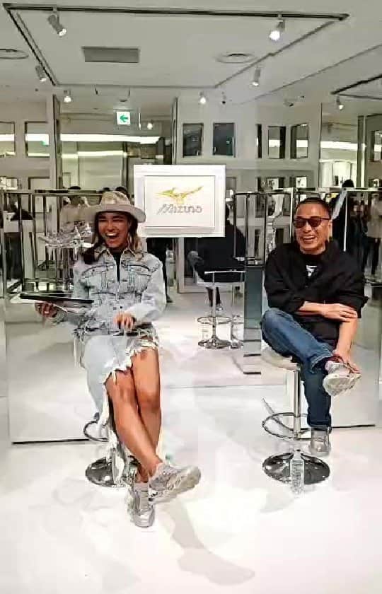 Crystal Kayのインスタグラム：「MIZUNO WAVE PROPHECY SORAYAMA pre-launch IG LIVE with @mizuno_sports_style」