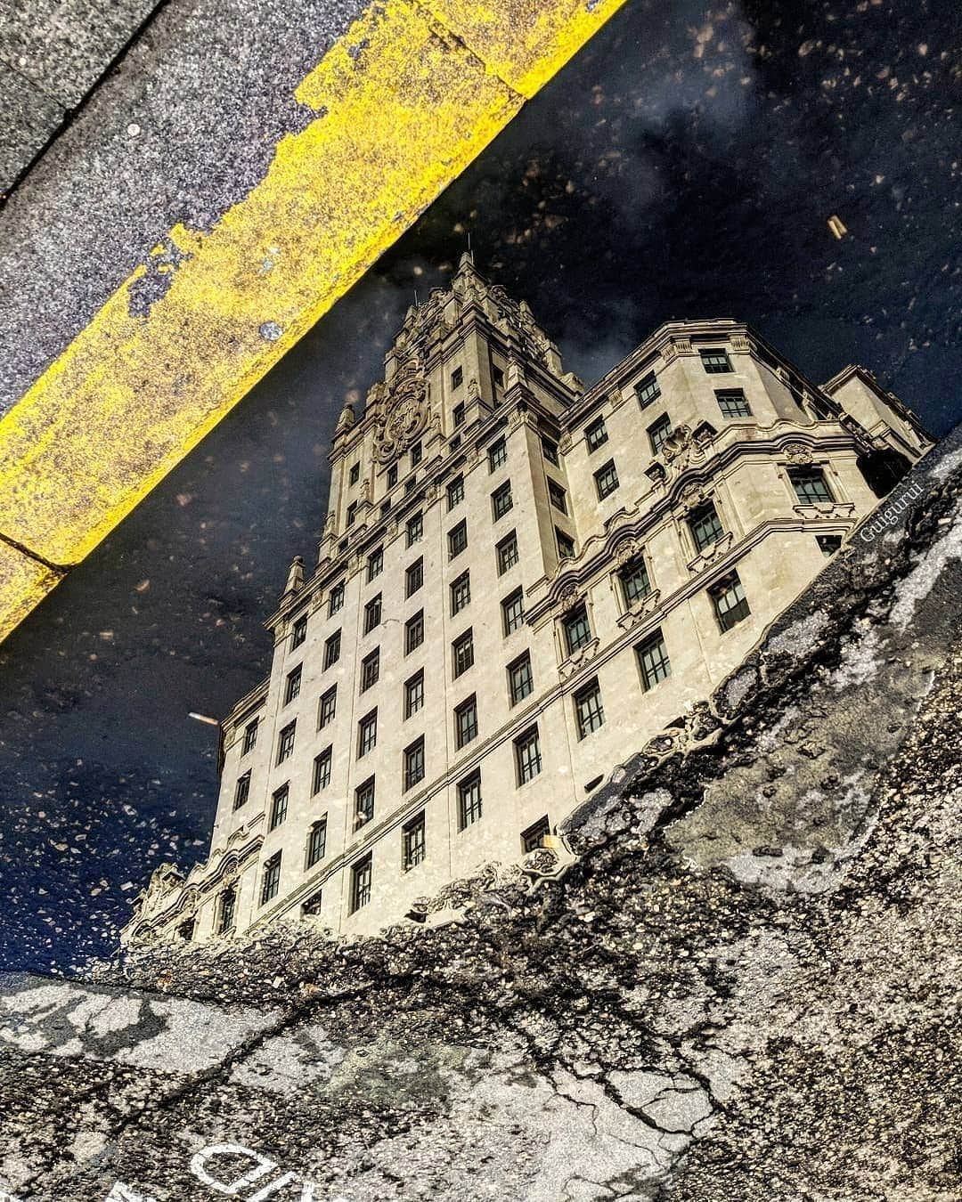 Guido Gutiérrez Ruizのインスタグラム：「Construido en 1929, el edificio de Telefónica con sus 89 metros de altura, fue el primer rascacielo de Europa. • Built in 1929, the 89m high Telefonica building was the first skyscraper in Europe. #Madrid」