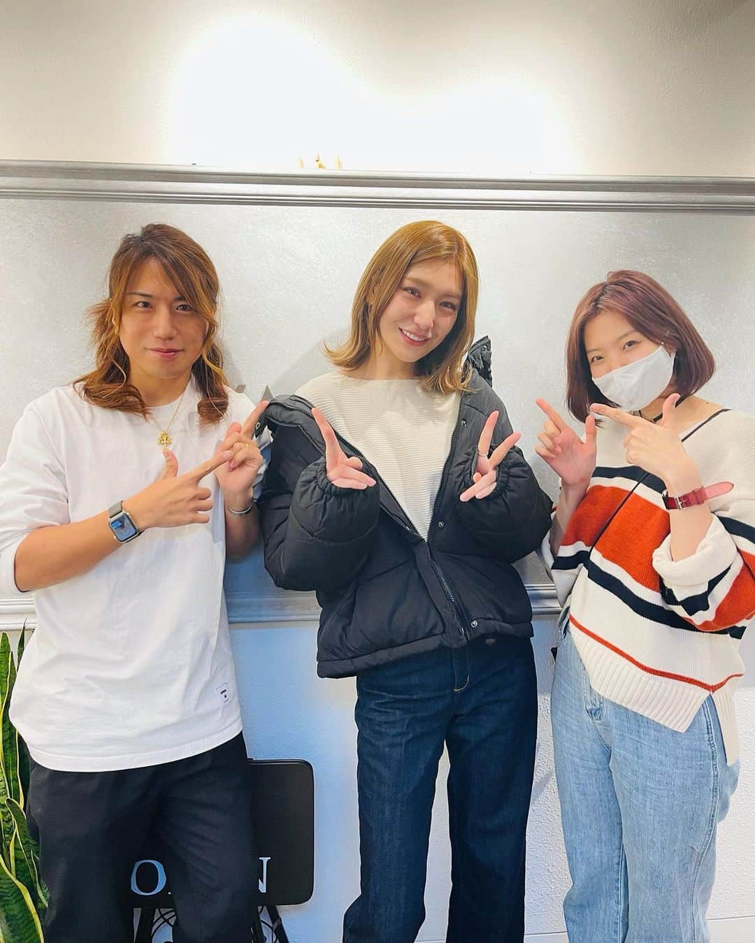 上福ゆきさんのインスタグラム写真 - (上福ゆきInstagram)「- feel awesome!!!!! finally!!! cut my hair..💇‍♀️💗 this couple done my hair amazing always. i’ll be 28 next month so I became more elegant and sexier.haha Thank you so much both of ya!!! #イメチェンしました #大満足」1月29日 21時58分 - yuki_kamifuku