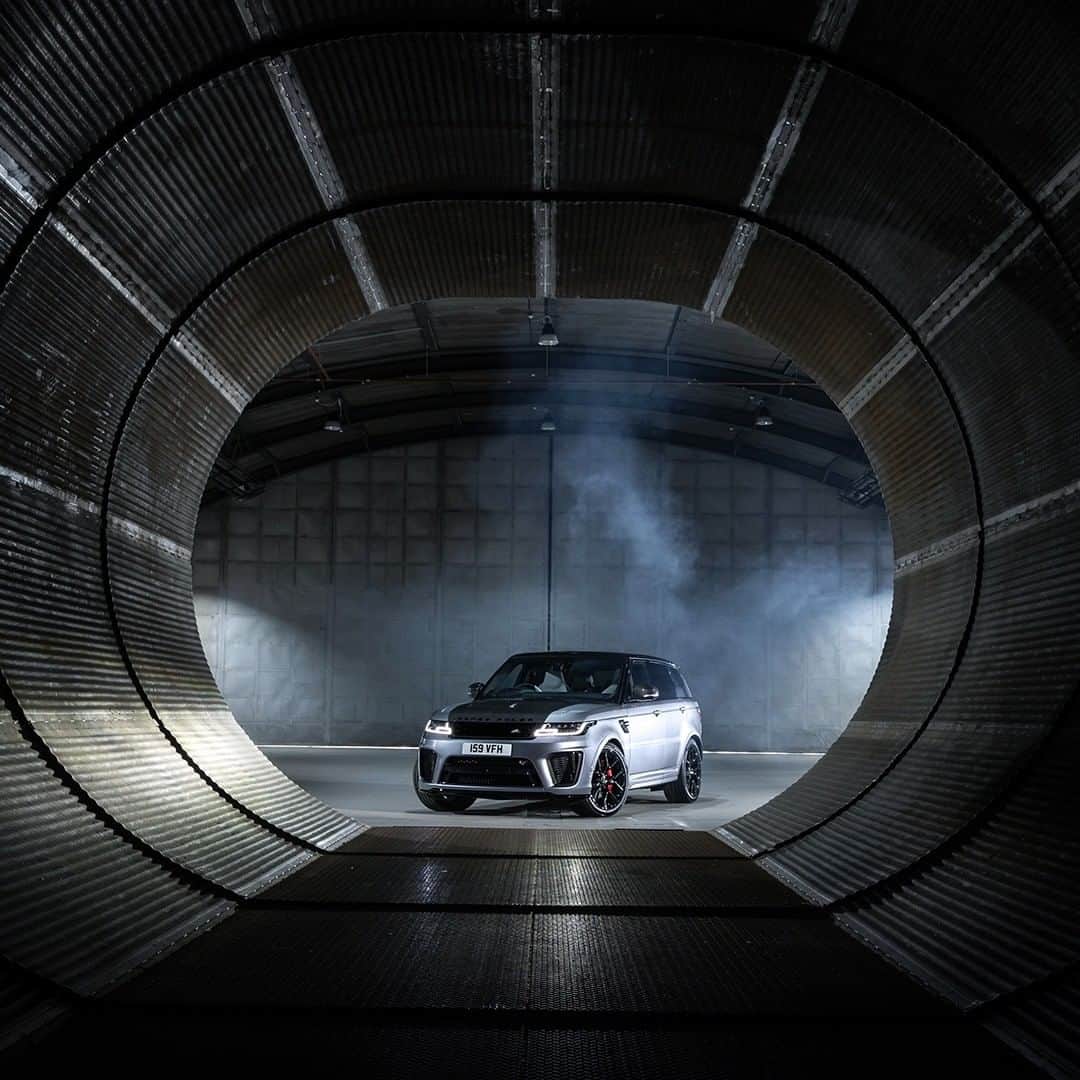 Land Roverさんのインスタグラム写真 - (Land RoverInstagram)「With extensive carbon fibre detailing, the Range Rover Sport SVR Carbon Edition provides a more aggressive take on the flagship of the #RangeRoverSport family.   @landroversv #LandRoverSV #SpecialVehicleOperations #Bespoke #Luxury #RangeRover #SVR #SeldomSeen」1月29日 22時00分 - landrover