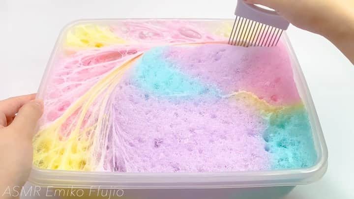 Emiko Ffujioのインスタグラム：「☁️🍬🌈☁️🍬🌈☁️🍬🌈☁️🍬🌈☁️ YouTube (short ver. ) 【 BIG cotton candy jiggly slime 】 #slime#bubblyslime#rainbowslime#jigglyslime#polystyrenefoam#diyslime#asmrslime#asmr#pokingslime#floamslime#slimevideo#poking#crunchyslime#floam#スライム」