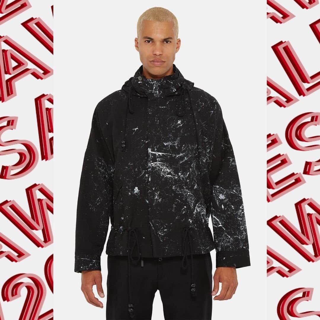 レクレルールのインスタグラム：「Hot items on sale 🔥 Available in-store and on leclaireur.com  #Leclaireur #LacliereurArchives  #onlinesales #fw20」