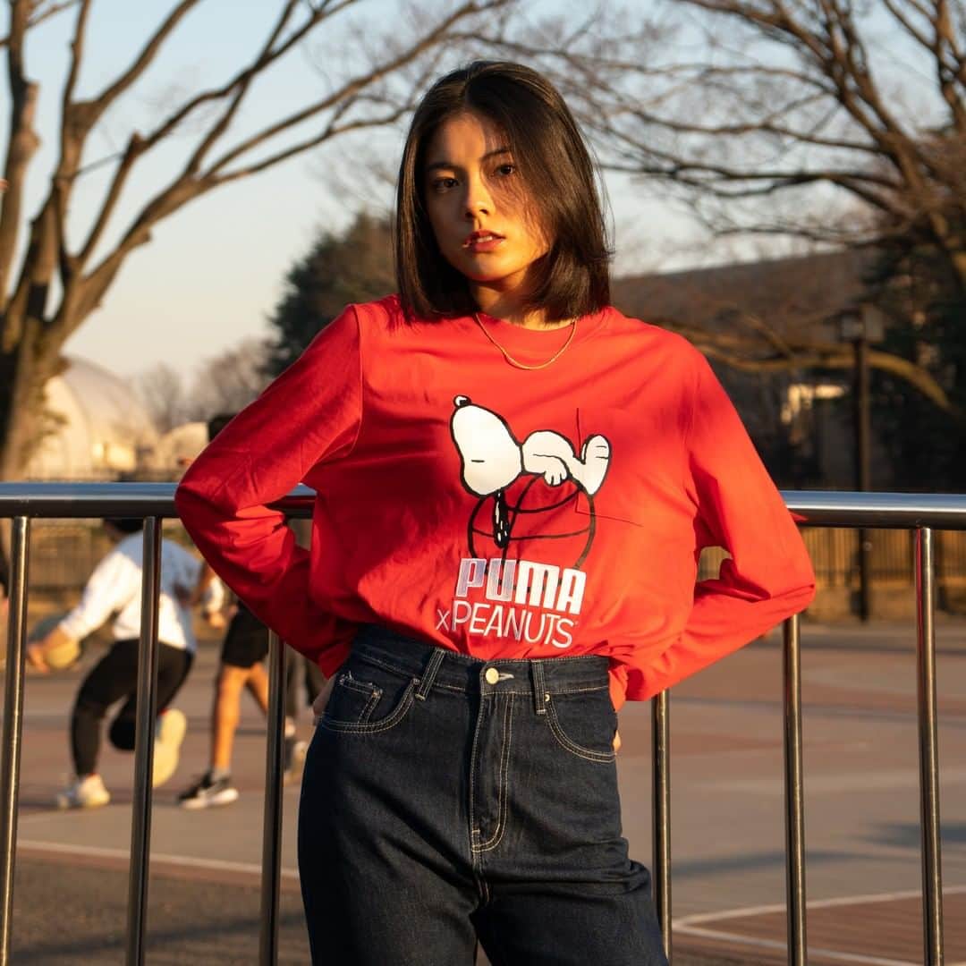 のインスタグラム：「. PUMA×PEANUTSのスペシャルコラボコレクションが登場！！今回はPUMAがこれまでで最も愛されている漫画の1つ、チャールズM.シュルツのPEANUTSと協力して、 象徴的であると同時に遊び心のあるコレクションを作成しました✨ ぜひチェックしてみてください♡  　　 　　　 　　　 　　　 　　　  #atmos#atmospink#アトモス#アトモスピンク#スニーカー#スニーカー女子」