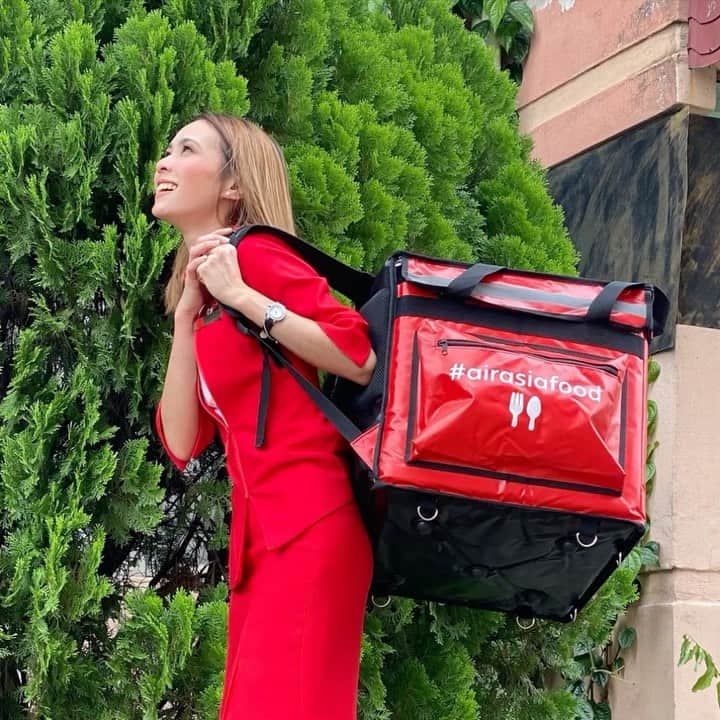 エアアジアのインスタグラム：「Stay safe and save more by ordering your most needed essentials on @airasiashop at airasia, The Asean Super App, or at airasia.com (link in our bio)!  Just keep on ordering with our UNLIMITED FREE DELIVERY extended until 4 February 2021! T&Cs apply.* __________ *Promo is applicable in Klang Valley only. Launching in more cities soon. Stay tuned. Min. RM30 spend, no distance limitation.」