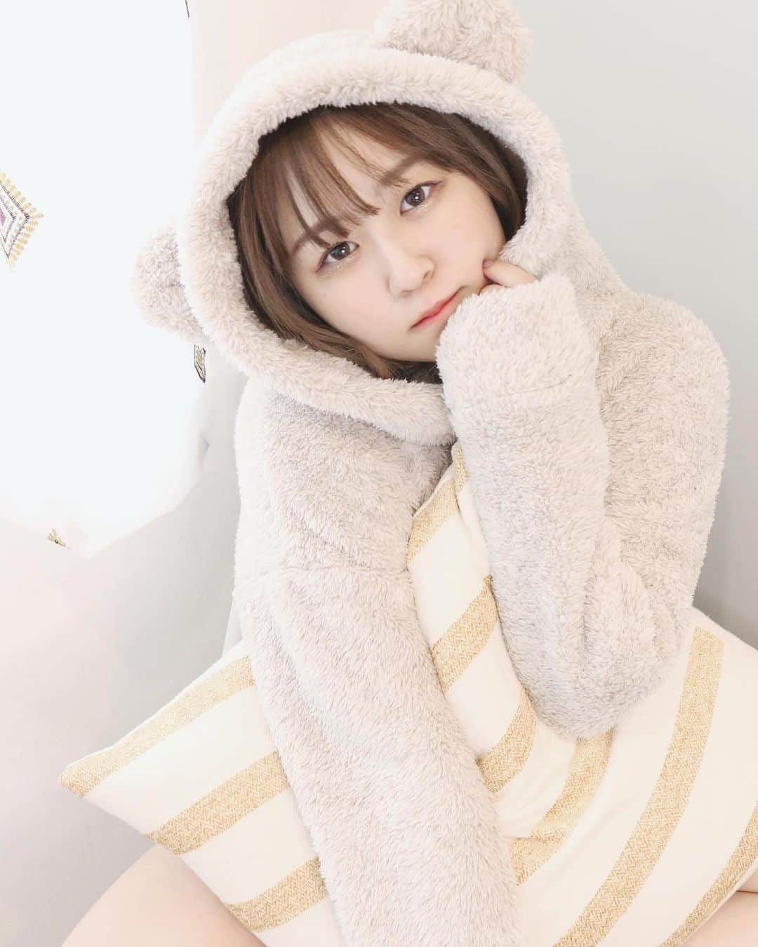 宮崎梨緒さんのインスタグラム写真 - (宮崎梨緒Instagram)「🧸🧸🧸 * バースデーで発売したICカードステッカー おうちで待ってるから お仕事とか学校頑張ってね ってコンセプトでした🤭 *  #instagood #일상 #얼스타그램  #idol #아이돌 #일본 #팔로우」1月29日 22時20分 - miyazakirio