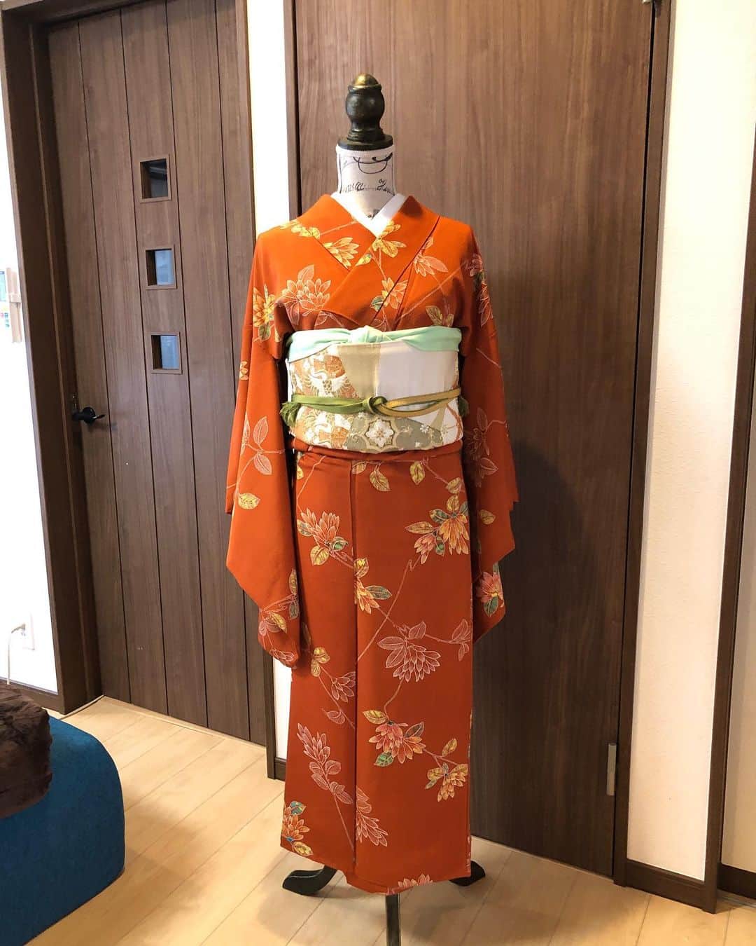 おーせさんのインスタグラム写真 - (おーせInstagram)「着物っていいなぁっとしみじみ。 ばぁばぷりんが成人式できていた着物。 つまり50年以上前の着物  よきよき。  #着物初心者 #着物好きな人と繋がりたい  #着付け #もりおーせの着物シリーズ #kimono #kimonofashion」1月29日 22時19分 - oosedon