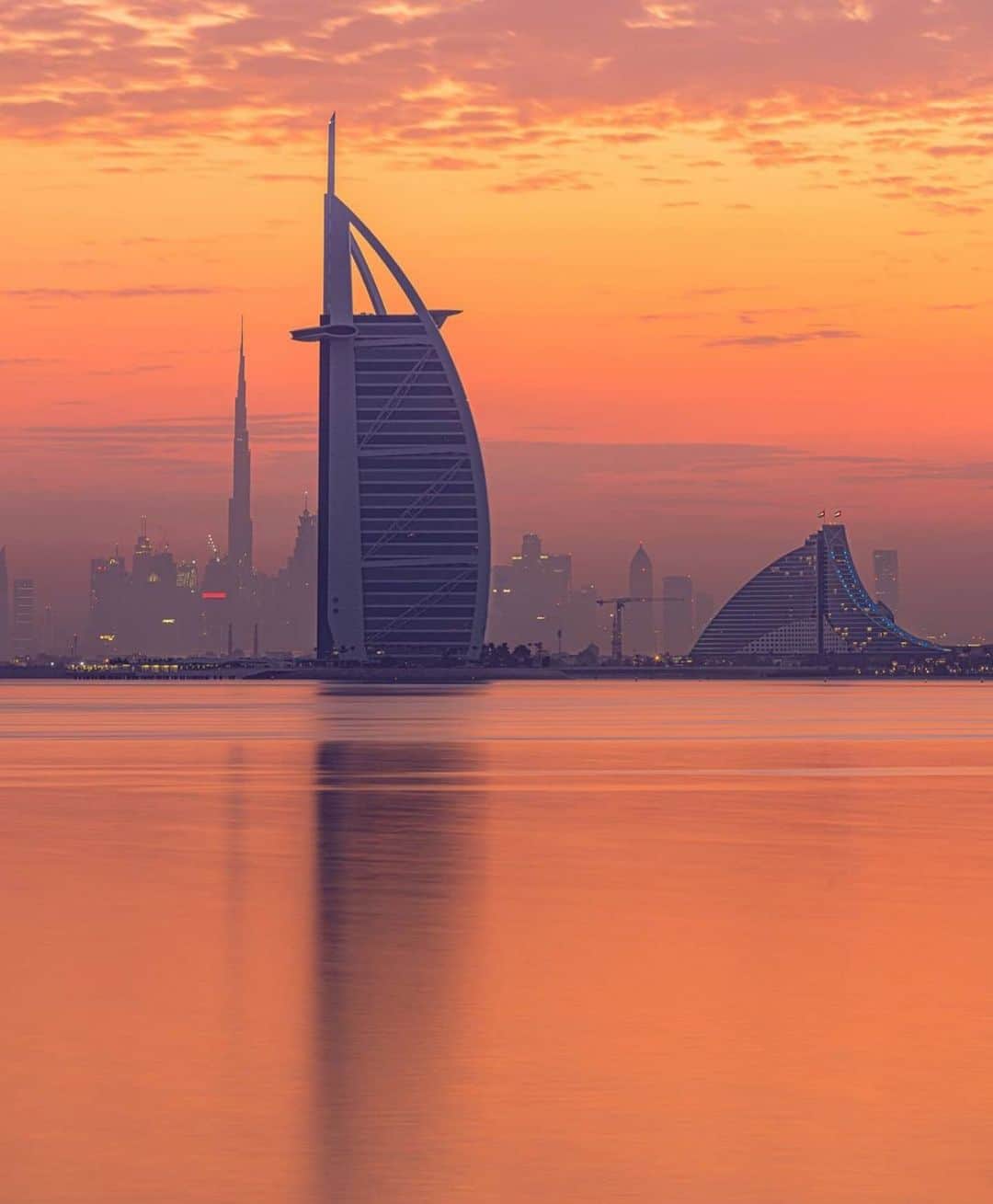 ドバイのインスタグラム：「#Dubai Winter Sunset #دبي 📷:@johnseye.dubai」