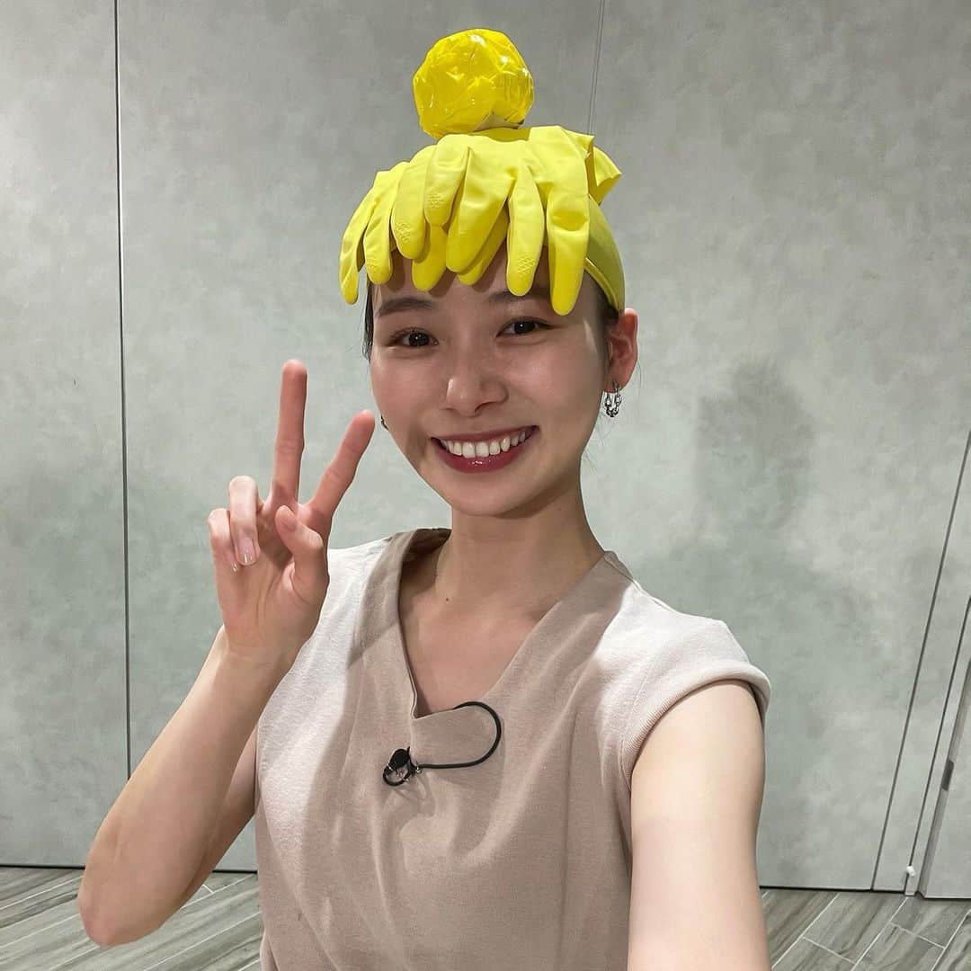 朝日奈央さんのインスタグラム写真 - (朝日奈央Instagram)「ほんとにやめて？？ ゴム手袋と水泳帽でティンカーベル。 #おうちコスプレ #ツインテール姉妹 #お願いランキング」1月29日 22時30分 - pop_step_asahi