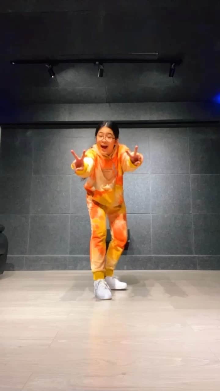 Niana Guerreroのインスタグラム：「love this dance!! 🤩 dc: @tashahs」