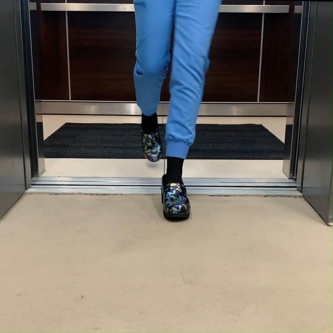 ダンスコのインスタグラム：「Double tap if you’re ready for a new pair of Dansko shoes! See how to enter below. 1) Nominate a nurse or healthcare worker by tagging them in the comments. 2) Make sure you’re following @dansko on Instagram. Dansko has been proud to support nurses and healthcare workers throughout their journey, and through our donation efforts over the past months. This year, we are celebrating nurses and healthcare workers all year long! #Giveaway Rules: Giveaway runs 01/29/21 at 9:00 AM EST - 01/31/21 at 11:59 PM EST. No purchase necessary. One winner will be randomly selected and will be notified via DM. Verification that the winner is a nurse or healthcare worker may be required in the form of a nurse’s badge or ID. Winner will win one pair of Dansko shoes from the current collection with a total estimated retail value of $150 each. Giveaway not associated with Instagram. Full terms and conditions at the link in the bio.」
