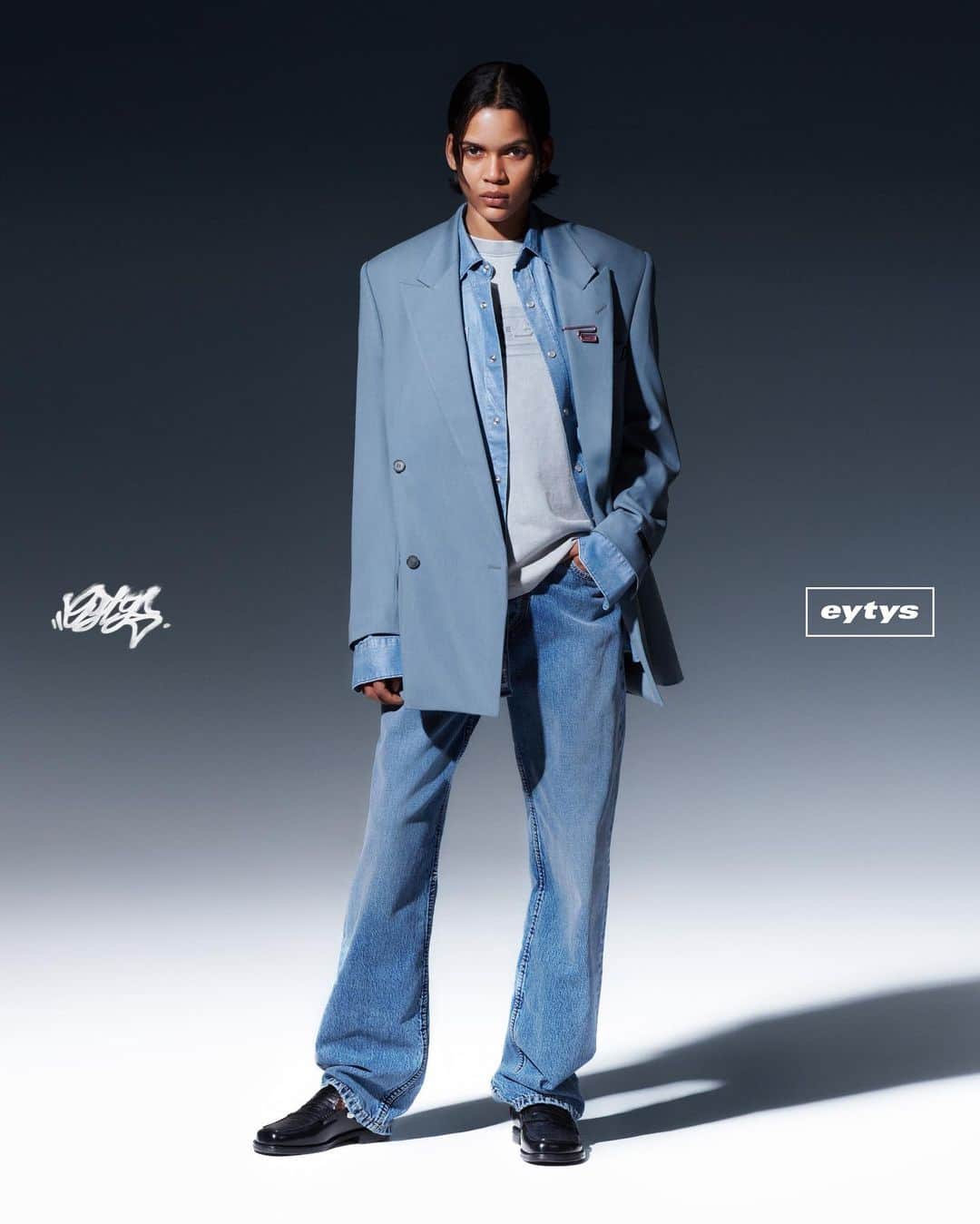 エイティーズのインスタグラム：「EYTYS FALL 2021 PREVIEW Styling @victoriasekrier  Photography @ilya_lipkin View the full collection on @voguerunway」
