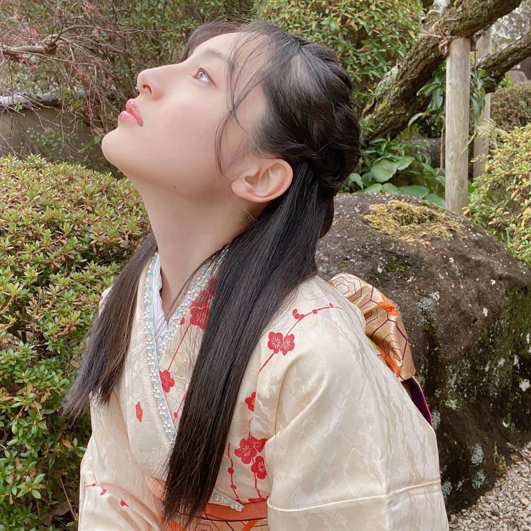 川原美咲さんのインスタグラム写真 - (川原美咲Instagram)「✿👘✿✿ ・ 1月30日（土）10:00~ 　2月2日（火）12:59まで 1月の生写真が発売されます❤ ・ ・ 新年ということで、着物来たよ！ どうでしょうか〜🤡 生写真は、1枚がコメント付きですよ〜！コメントはゲットしてからのお楽しみです！😆 ・ 着物で生写真はなかなか珍しいので、ゲットしてねっ💗🥰髪の毛がピンからスルッと出てきてぴょんっと出てるのはあとから気付きました。笑笑 ・ ・ ・ ・ #着物 #着物ヘア #着物女子 #着物コーディネート #着物ヘアアレンジ #着物好き #02년생 #02line #0203studentsさんと繋がりたい #訪問着 #ootd #followｍe #follow #japan #japaneseculture #일본 #kimono #kimonofashion #kimonogirl #fashion #girl #l4ls #f4f #swag #gn #ljk #高3 #佐賀県」1月29日 23時29分 - misaki_888_sagasaikou