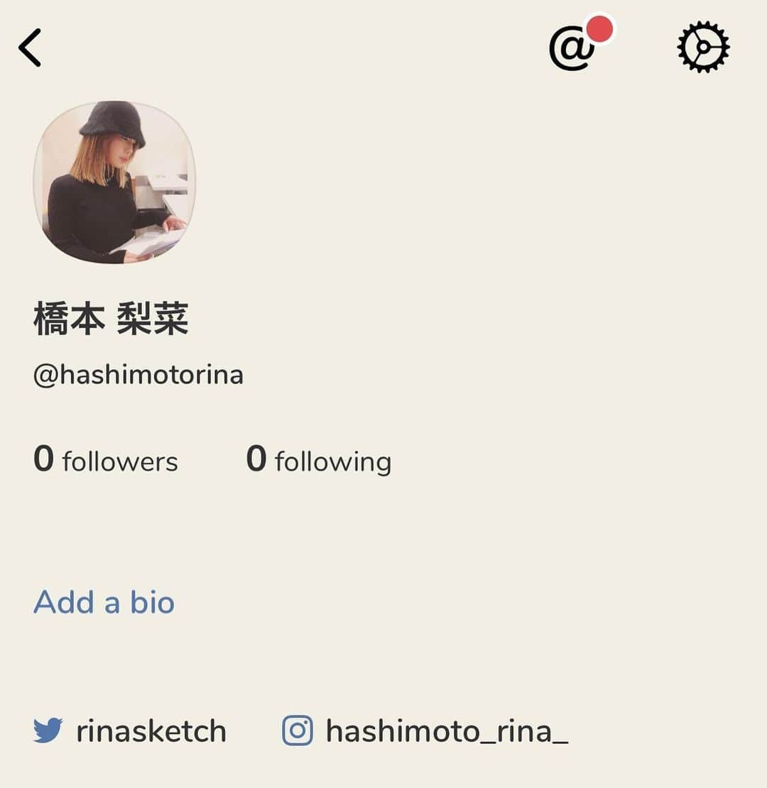 橋本梨菜さんのインスタグラム写真 - (橋本梨菜Instagram)「なんか流行ってるみたいで、 はじめました🤣💗💗  #clubhouse  やってる人いるかな？？🙄  フォローとか気軽にしていいのかも迷うよね🤣🤣🤣笑  1人につき2人しか招待出来ないというアプリやから、話題なのかな🤣🤎？  梨菜は美容室で担当の方と喋ってたらたまたま紹介してくれて、横にいたあやちゃんを招待してあげました😂💗笑  やってる方、ぜひフォローしてね💘」1月29日 23時31分 - hashimoto_rina_