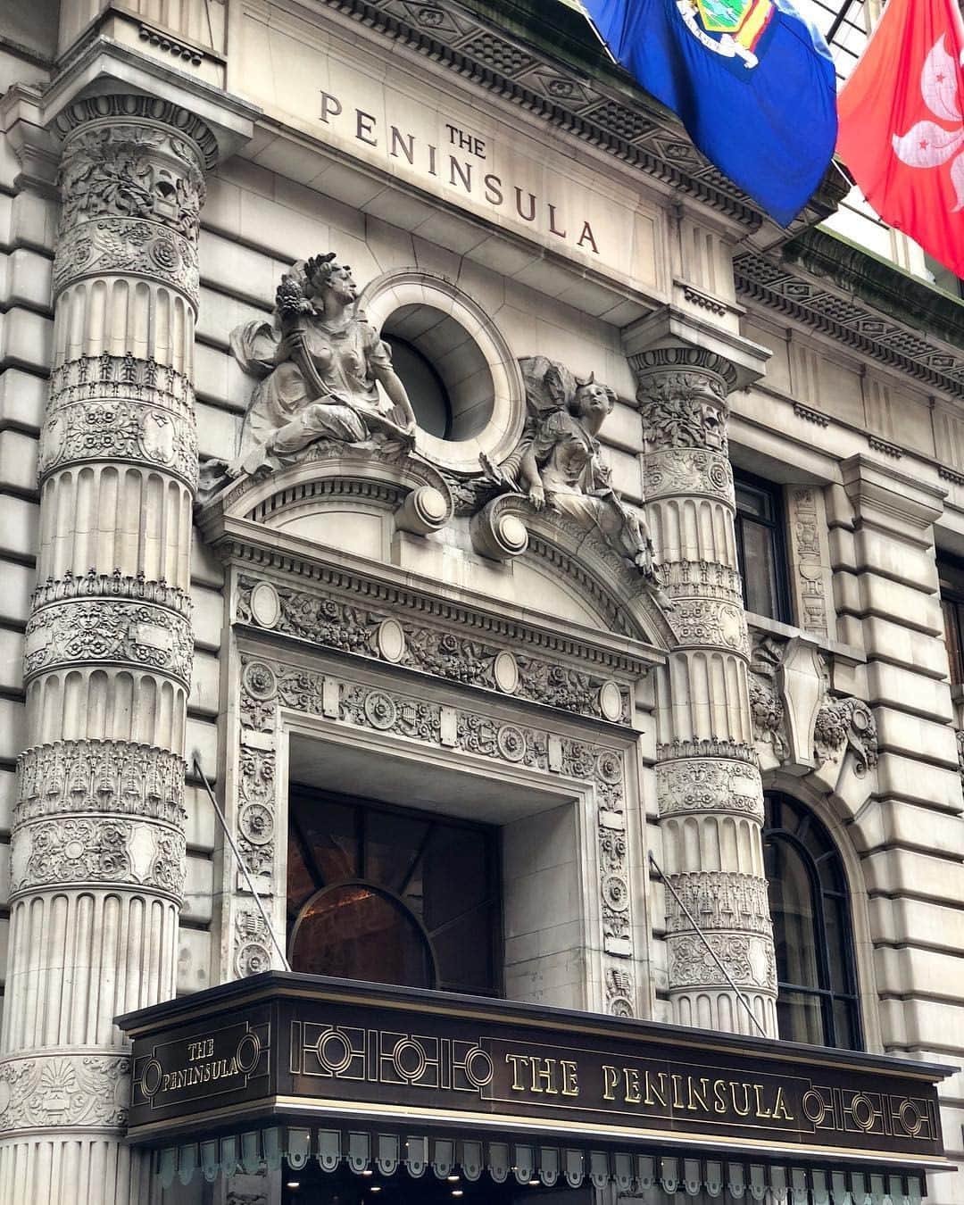 のインスタグラム：「@thepeninsulanyc, perfectly poised in the middle of it all, on the corner of Fifth Avenue and 55th Street in Manhattan.⁣ ⁣ ⁣ ⁣ ⁣ ⁣ #peninsulahotels #luxuryexperience #fivestarhotel #newyork #newyorkcity #nyc #nychotel #nyctravel #luxurytravel #nycarchitecture」