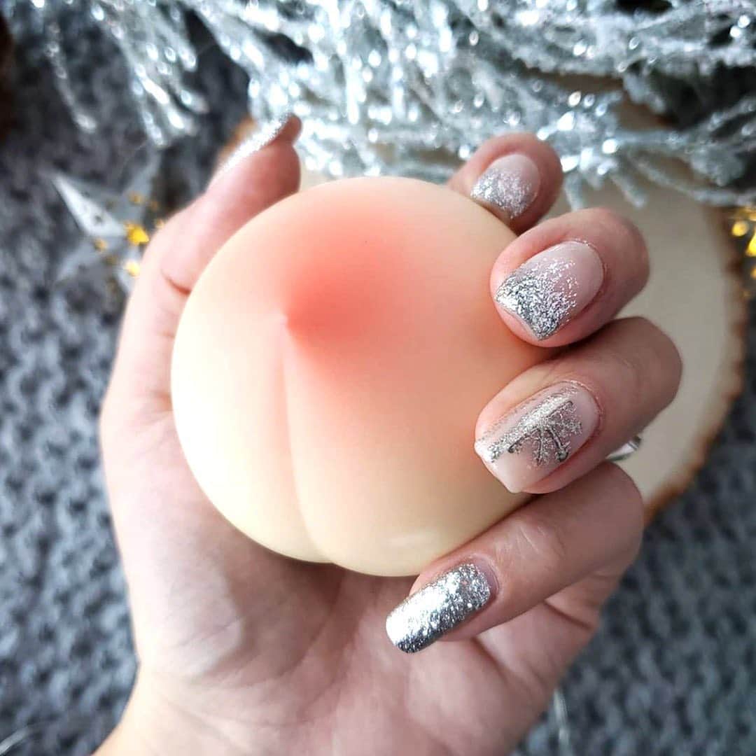 TONYMOLY USA Officialさんのインスタグラム写真 - (TONYMOLY USA OfficialInstagram)「Feeling peachy 🍑✨Revive dry cracked hands with our Peach Hand Cream!! #TONYMOLYnMe #xoxoTM 📸@catarini.beauty」1月29日 23時44分 - tonymoly.us_official