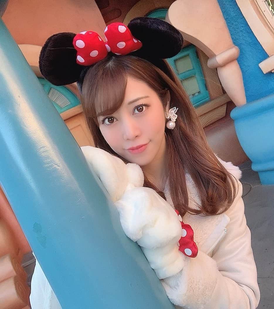 薄井美樹のインスタグラム：「．     ひょっこり🐒     明日は早いから もう寝なくちゃ🥺🥺 おやすみ〜💕     ．」