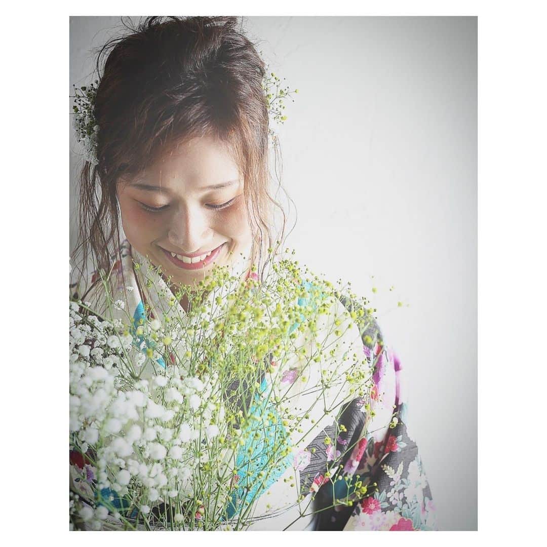 のインスタグラム：「🗣さらに振袖展示会やるよ！  2月5日〜7日の３日間限定♡  たくさんの振袖と小物が いっーぱい選べます🕺🏻  是非お待ちしております♩  .  #スタジオシエル  #スタジオシエル印西店 #振袖  #振袖レンタル  #印西写真館  #ヘアメイク  #ヘアアレンジ  #ナチュラルメイク  #アップスタイル  #shopping  #写真館  #スタジオ  #カメラ女子  #印西 #ビックホップ  #かわいい #ドライフラワー #ウェディングドレス  #成人式 #成人式前撮り #成人式ヘアセット  #振袖前撮り #成田振袖  #八千代振袖 #白井振袖  #印西振袖」
