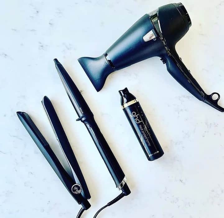 ghd hairさんのインスタグラム写真 - (ghd hairInstagram)「Hairstylist essentials...✨🤍 What ghd tool can't you live without? Let us know 👇 FYI...Get a FREE ghd final shine spray when you purchase a ghd hairdryer 🥰 @partridgeshair   #ghd #ghddryjanuary #ghddryjan #hairgoals #hairenvy #hairstylist #hairdresser #hair #hairtransformation」1月30日 0時00分 - ghdhair