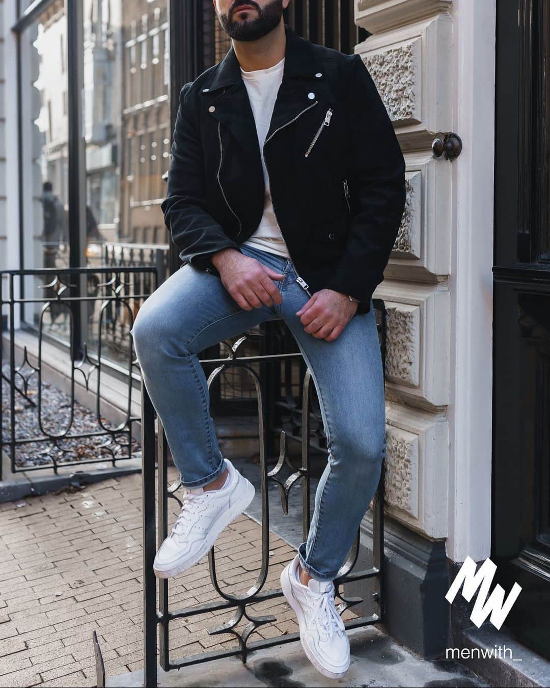Men Withのインスタグラム：「Really nice photo of our dear friend @miladisme 👌🏽 #menwithstreetstyle」