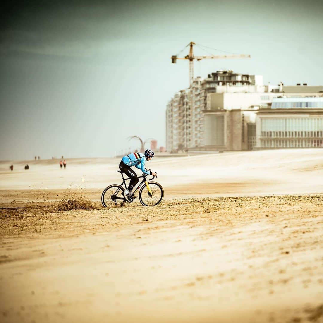 のインスタグラム：「The playground for this weekend... #RideShimano #Cyclocross #ostend2021🇧🇪 📸 @jorisknapen_studioknapen」