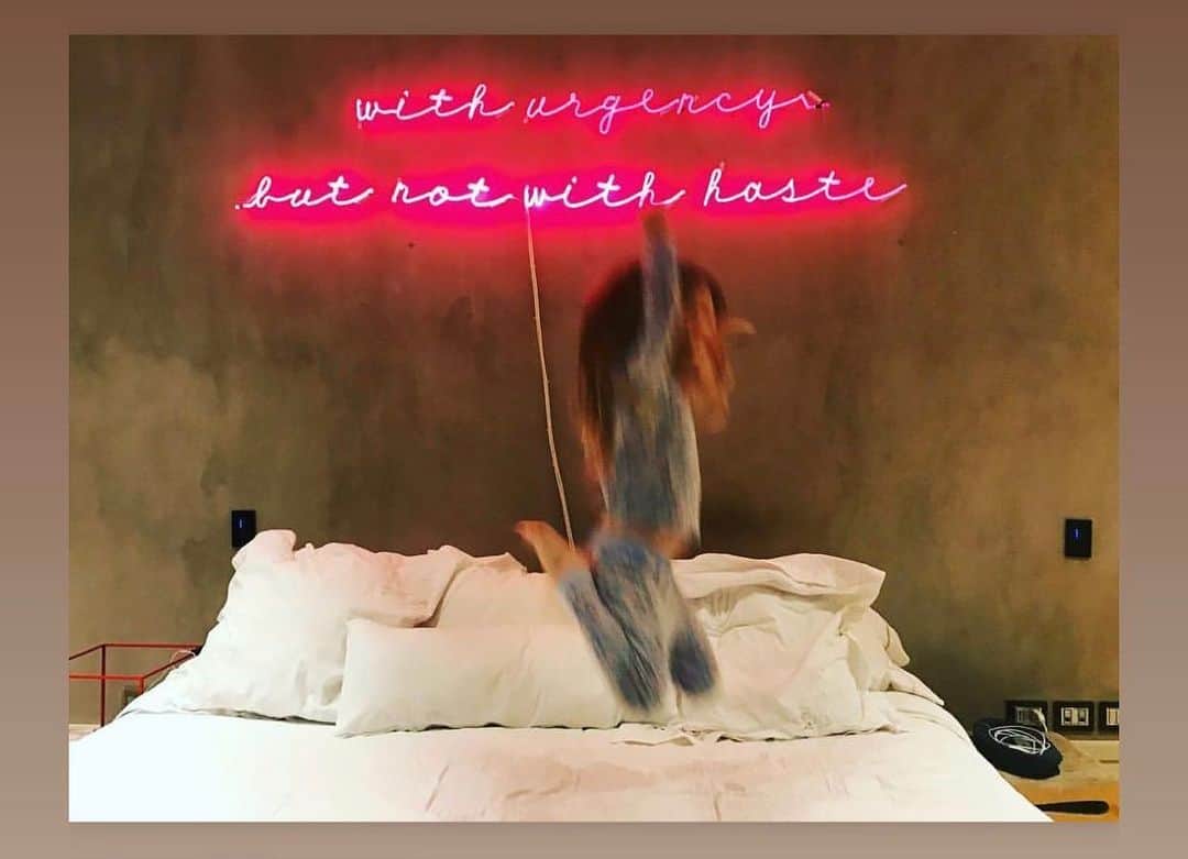 サラ・フェルバーバウムのインスタグラム：「With Urgency But Not With Haste」