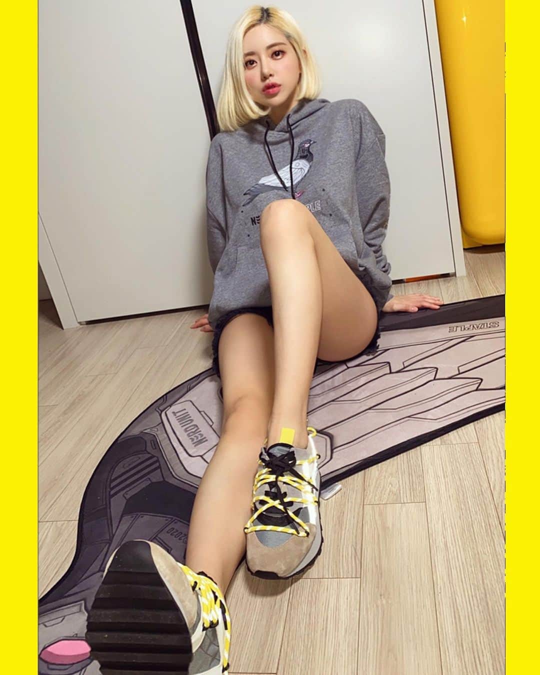 Dj Sodaのインスタグラム：「잘자~good night! 🦆💛」
