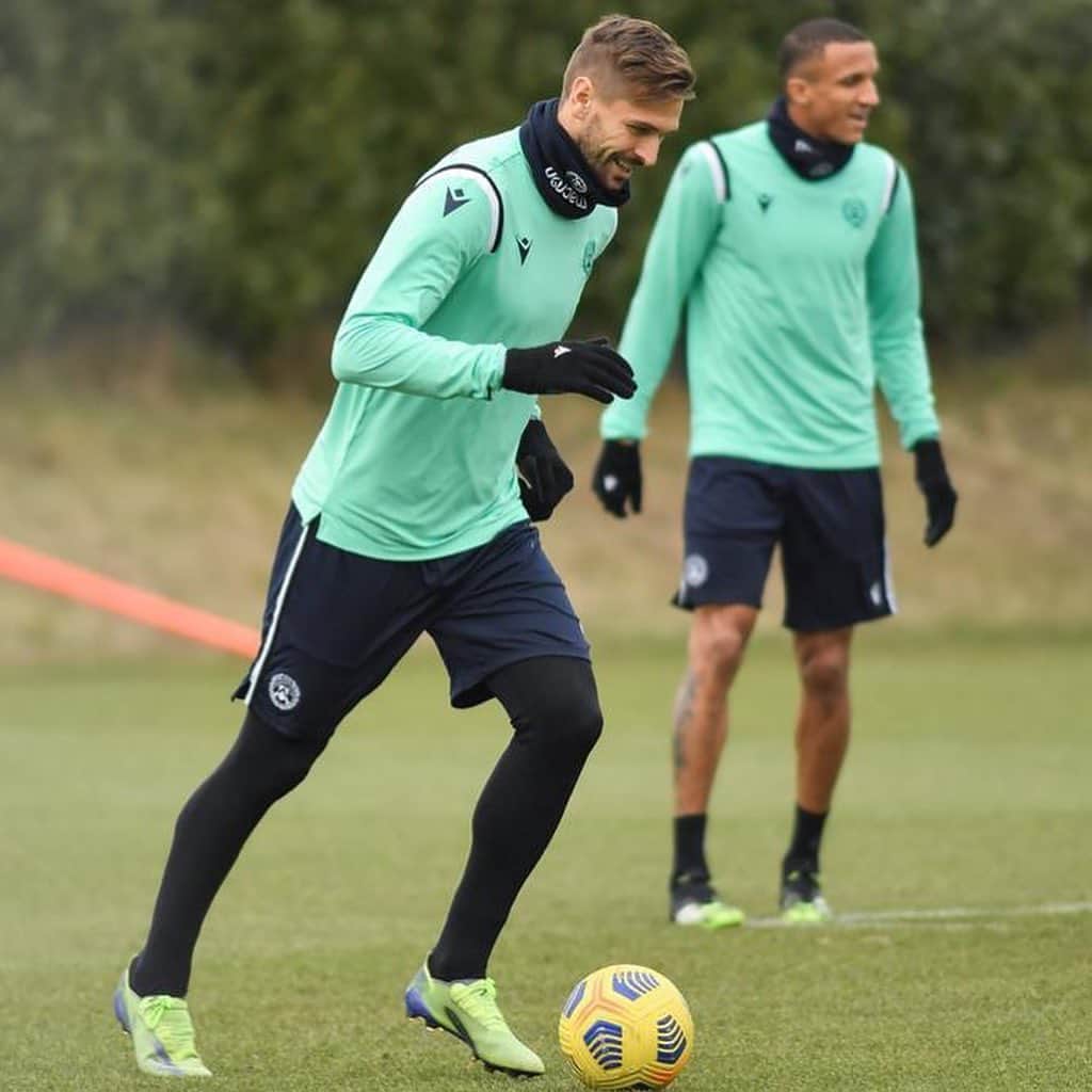 のインスタグラム：「Ottima prima sensazione in campo 🏃🏼‍♂️⚽️👍🏻#ForzaUdinese」