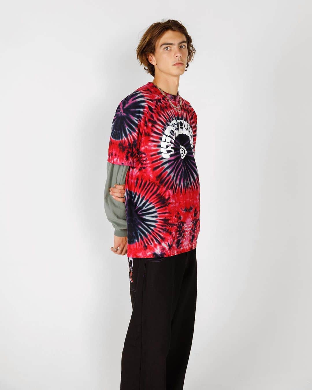 サキャスティックのインスタグラム：「@insomniacltd WINTER   Vortexia S/S Tee Red 6.5 oz medium weight cotton T, pre-shrunk, custom tie dyed, silkscreen logo. Made in the USA.  Wizard Denim Black Overdyed 12oz bull denim, baggie fit, embroidered logo on back pocket. Made in the USA.」